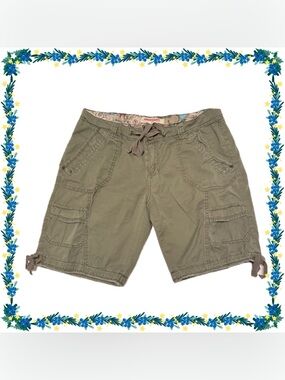 Shorts - Union Bay cargo bermuda  - olive green - size 13 Juniors. No flaws